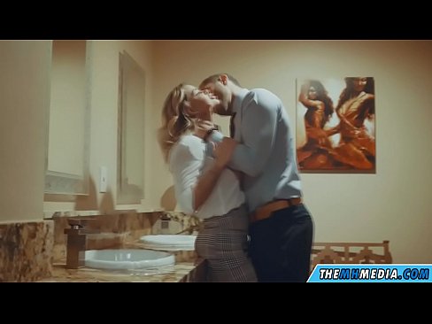 ❤️ Quandu una bionda tettona ti seduce in un bagnu publicu ️❌ Porno anale à porn co.gaypornforyou.ru ❌